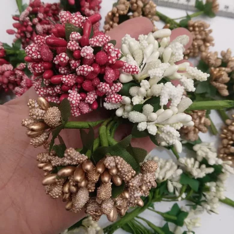 پرچم گل شکری، رنگ قرمز، سفید و طلایی، جنس پلاستیک و پارچه، خوشه گل کوچک