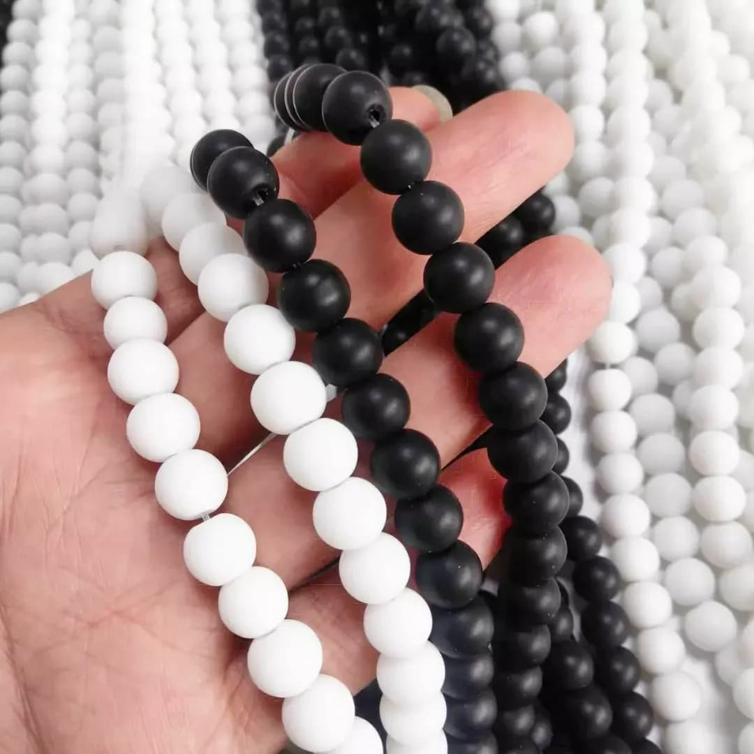 مهره اونیکس سایز ۸، رنگ سفید و مشکی، گرد، مات