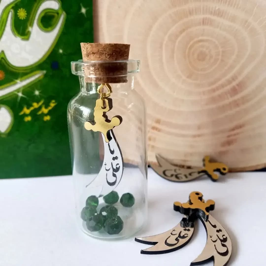 آویز ذوالفقار ۳.۵ سانت — رنگ سفید — نمای محیط — طرح ذوالفقار