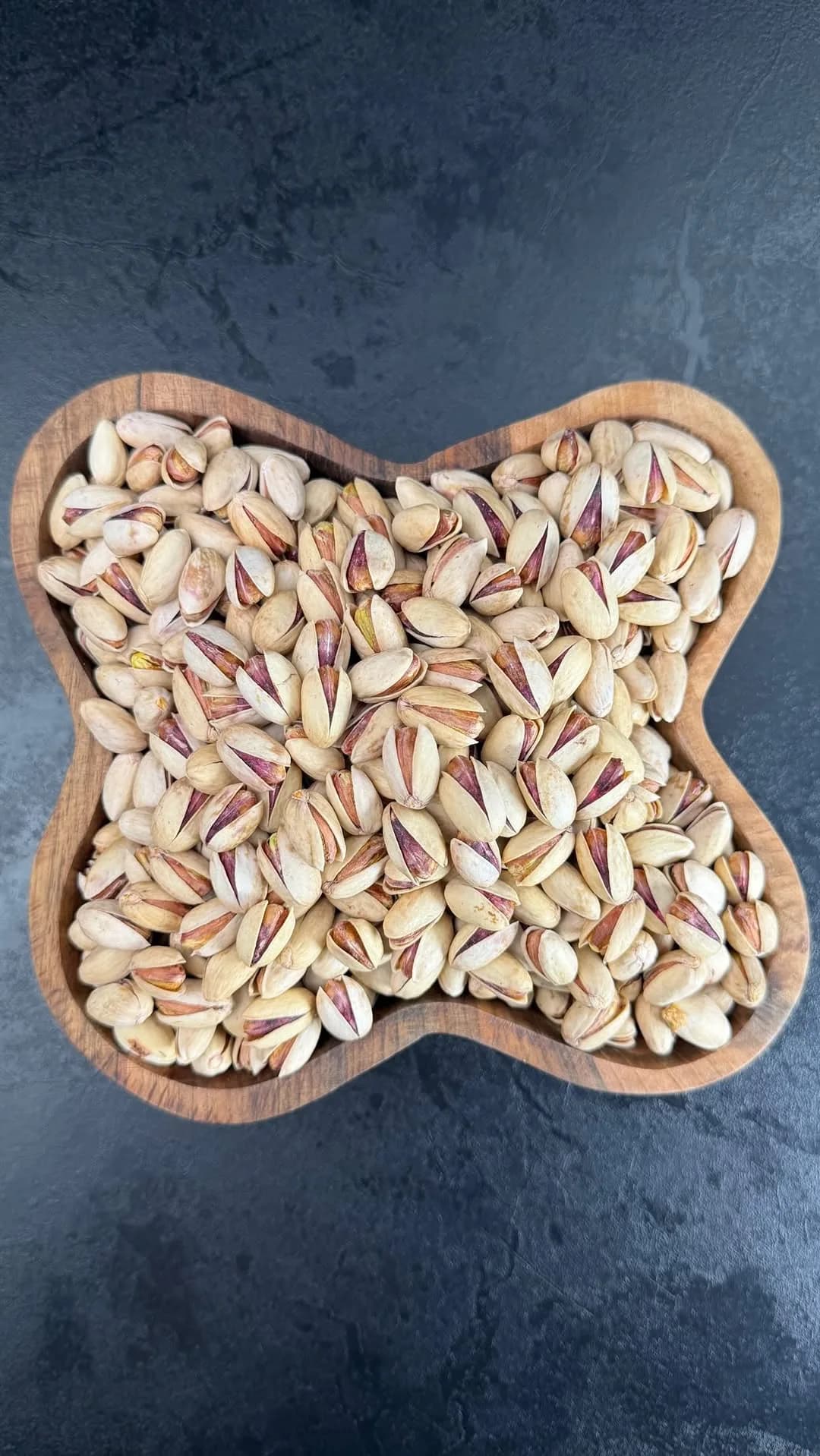 پسته بادامی امسالی، رنگ کرم و سبز، پسته با پوست