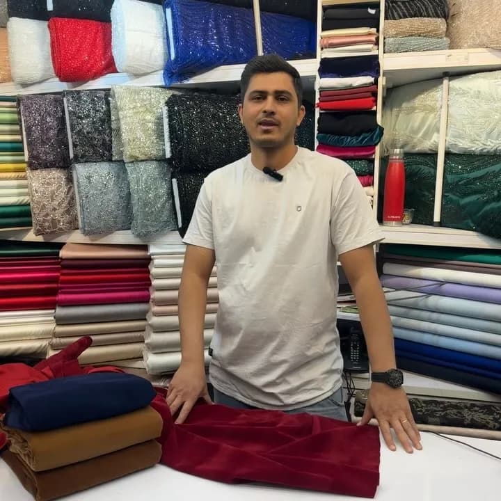 پارچه جیر کره ای عرض ۱۵۰، رنگ قرمز، سرمهای و قهوهای، جنس مخمل، طاقچه پارچه