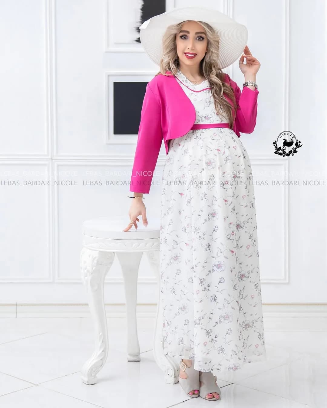 پیراهن بارداری شیردهی، رنگ سفید، سرخابی و صورتی، طرح گلدار، بلند آستینکوتاه یقه گرد
