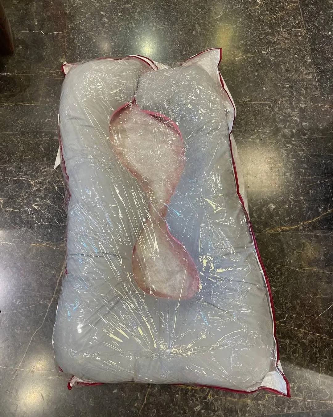 بالش بارداری U شکل — رنگ طوسی — نمای کامل — طرح U