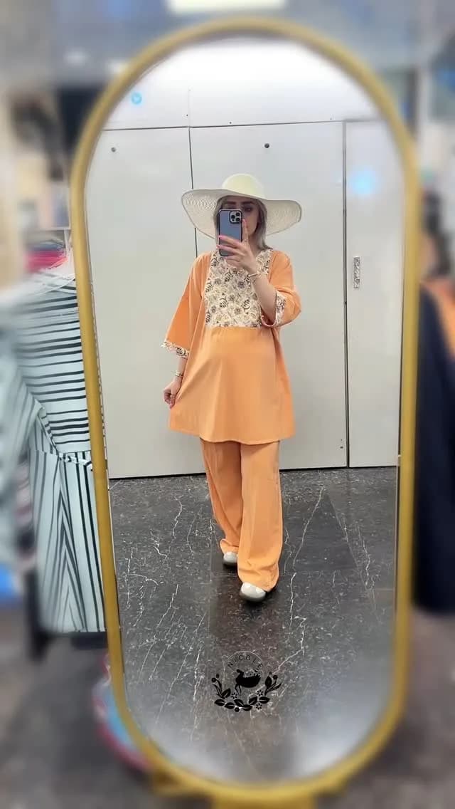 ست شومیز و شلوار بارداری، رنگ نارنجی، طرح گلدوزی، بلند، گرد، آستینسه ربع، گشاد