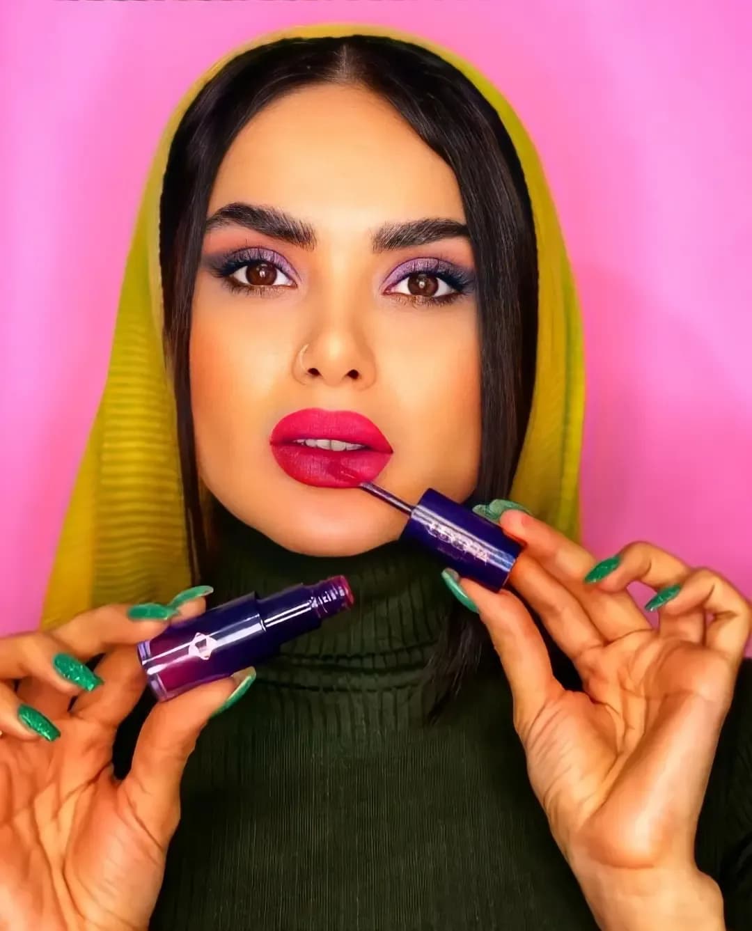 رژ لب جامد مات لدورا، رنگ بنفش، جنس پلاستیک، مایع
