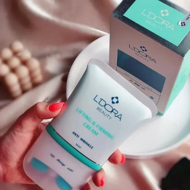 کرم صورت گیاهی لدورا، رنگ سفید و سبز، جنس پلاستیک، تیوپی