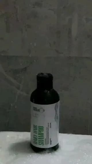 شامپو سر فاقد نمک لدورا، رنگ مشکی و سفید، جنس پلاستیک، بطری پمپی