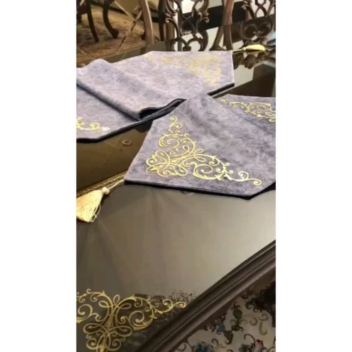 رومیزی مخمل طرح رویال