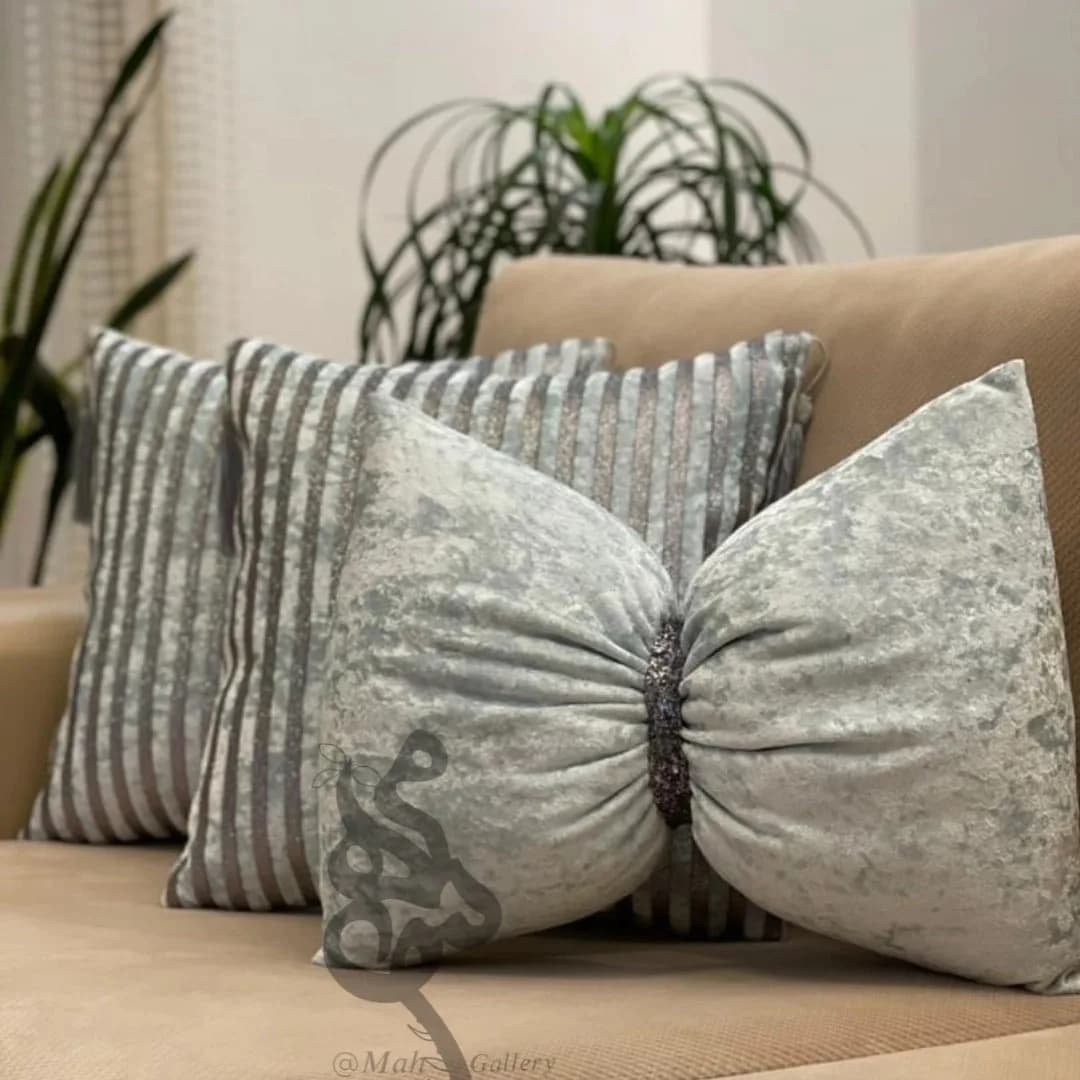 کوسن پاپیون مخمل آبی