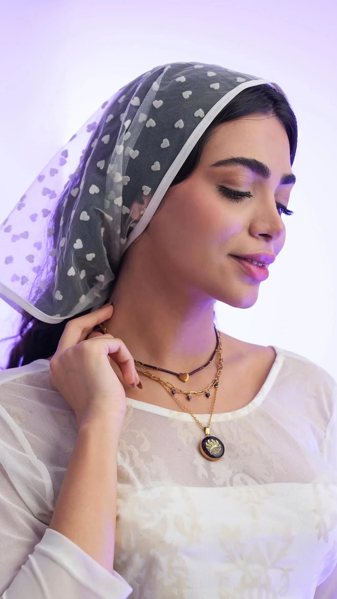 گردنبند هستی، رنگ طلایی و مشکی، جنس فلز، چندلایه، آویزدار