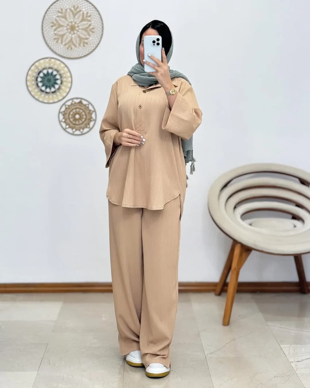 ست جلوبسته دو دکمه آیوا — رنگ خاکی — نمای کامل — ۲ دکمه