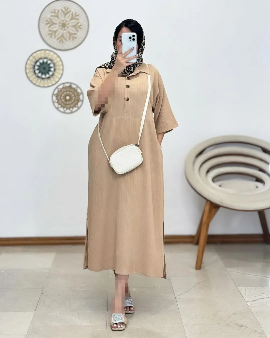 پیراهن آیوا کد ۲۰۵۲۸ — رنگ بژ — نمای کامل — یقه دار