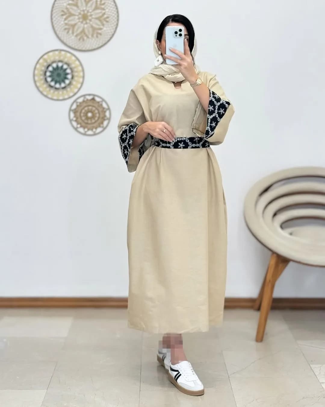کفتان کمردار سوزن دوزی — رنگ بژ — نمای رویتن — کمربند