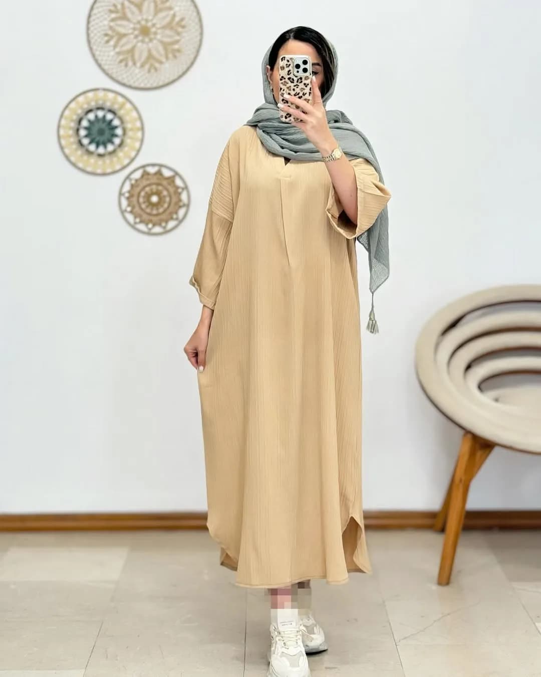 پیراهن کراش جلوبسته — رنگ خاکی — نمای رویتن — جلوبسته