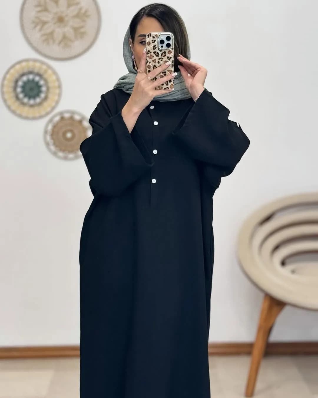 کفتان لینن پفکی — رنگ مشکی — نمای رویتن — دکمه جلو