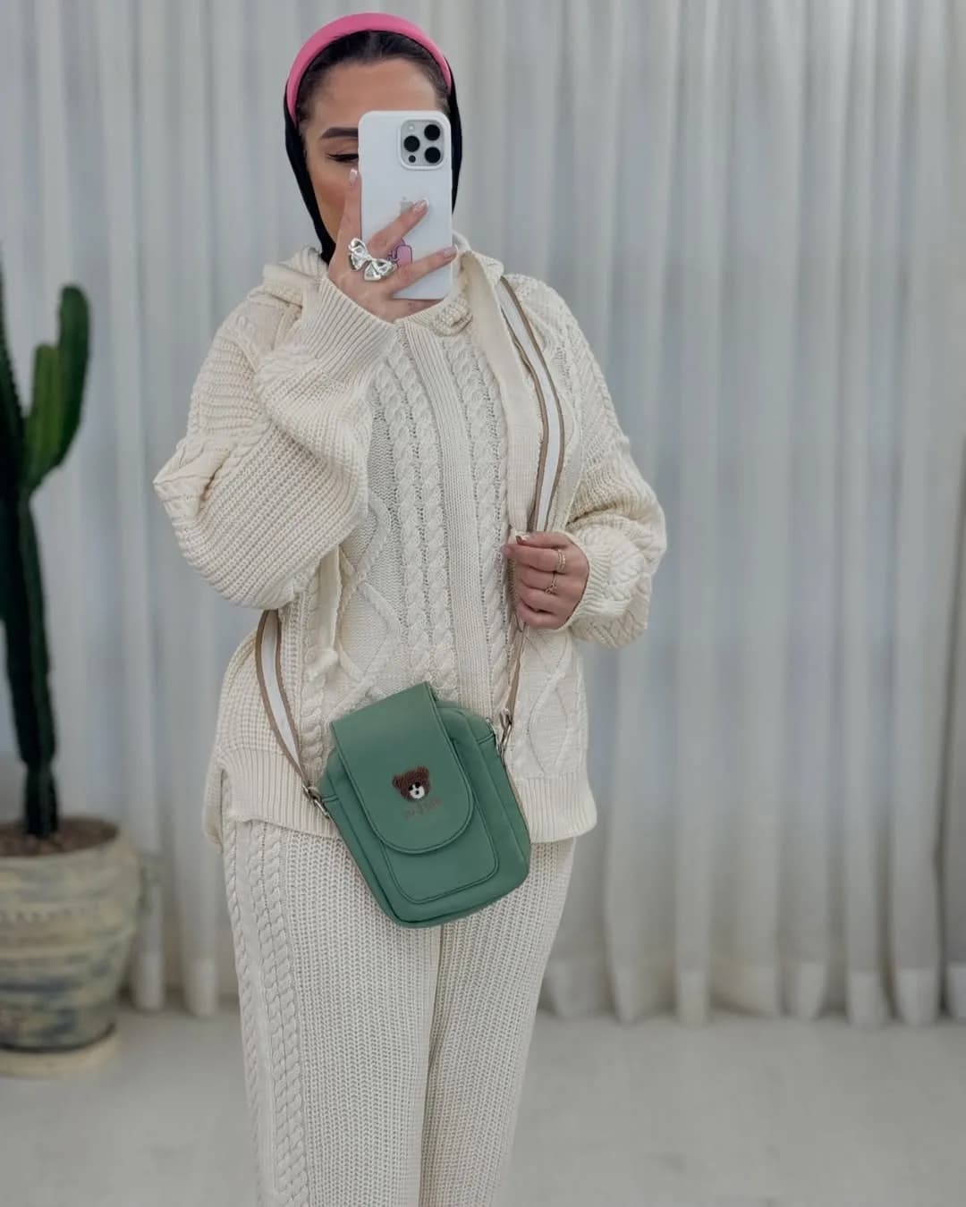 ست مارپیچ کلاهدار — رنگ شیری — نمای کامل — کلاهدار