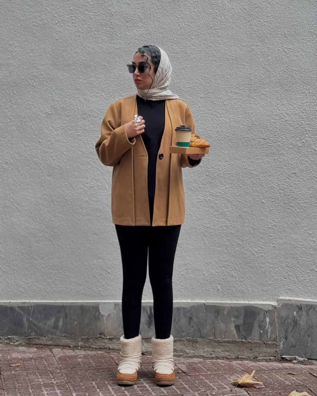 پالتو موکا — رنگ خاکی — نمای روبهرو — دکمه