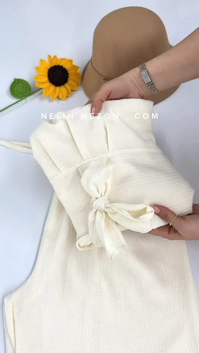 ست بلوز و شلوار تابستانی، رنگ کرم، گرهدار یقه اسکوپ