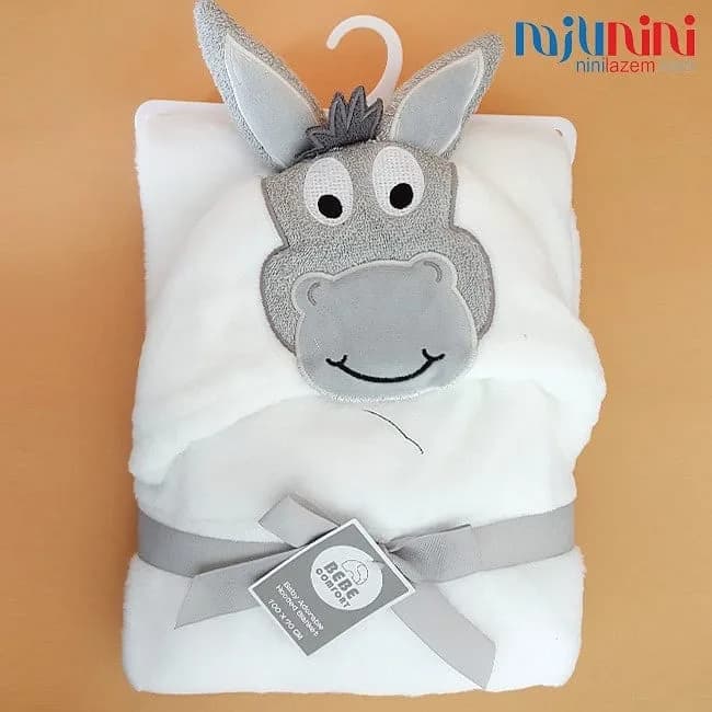 پتوی نوزادی Bebe Comfort، رنگ سفید و خاکستری، طرح شخصیت کارتونی، مستطیلی، دارای کلاه