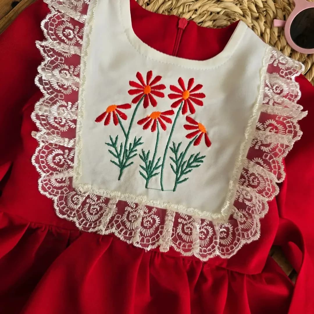 پیراهن گلدوزی بچگانه