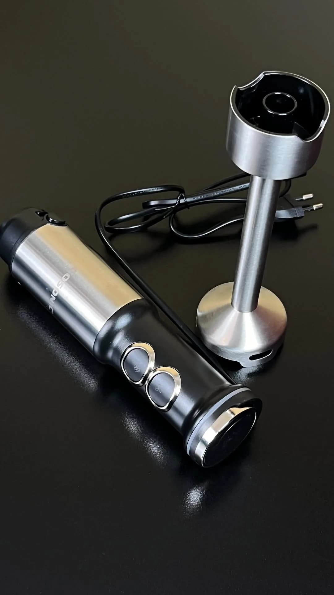گوشتکوب برقی GSB-832 گوسونیک، رنگ نقرهای و مشکی، جنس فلز و پلاستیک، دستی، استوانهای