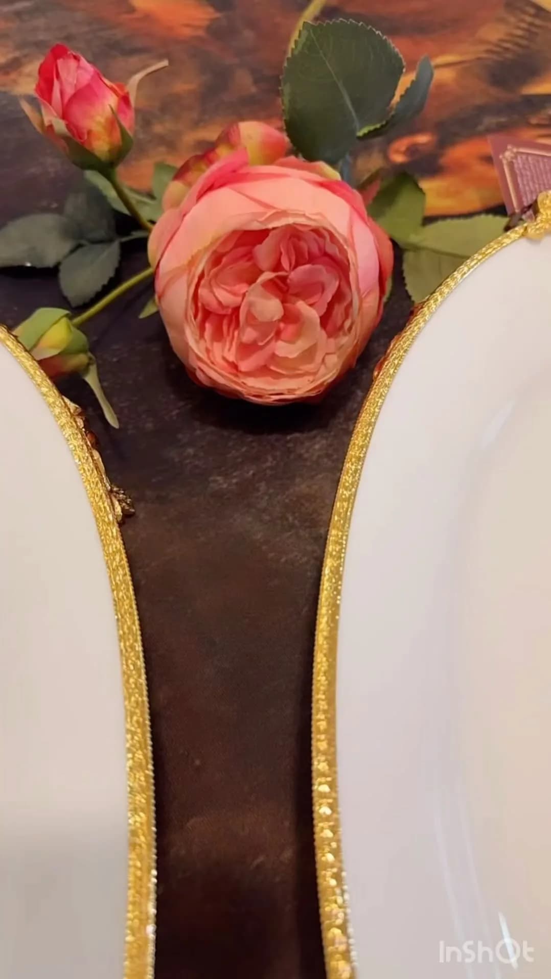 دیس بیضی سفید فریم طلایی سایز متوسط کد ۱۵۹