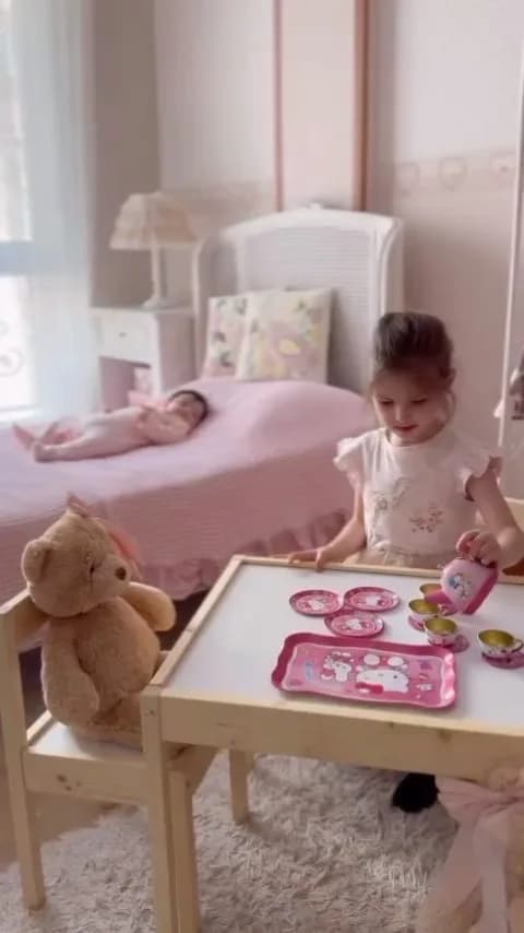 میز و دو صندلی کودک