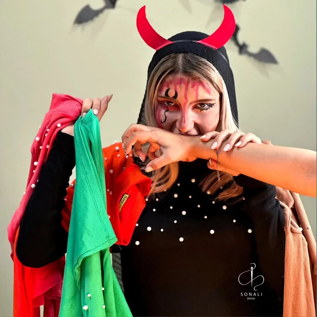 بلوز مرواریدی مدل ثانو (بستهی ۸ عددی)