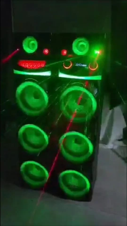 اسپیکر دیجی آیوا، رنگ مشکی و سبز، جنس پلاستیک، ایستاده، دو تایی