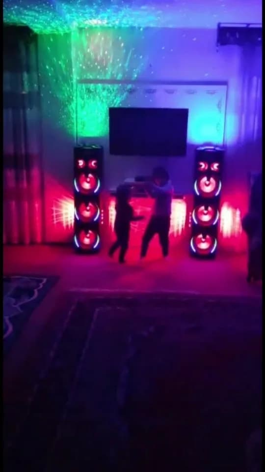 اسپیکر چراغدار مکسیدر، رنگ مشکی و قرمز، جنس پلاستیک، ایستاده بزرگ
