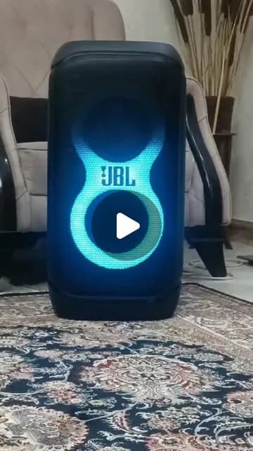 اسپیکر پرتابل JBL، رنگ سیاه و آبی، جنس پلاستیک، استوانهای، چراغدار