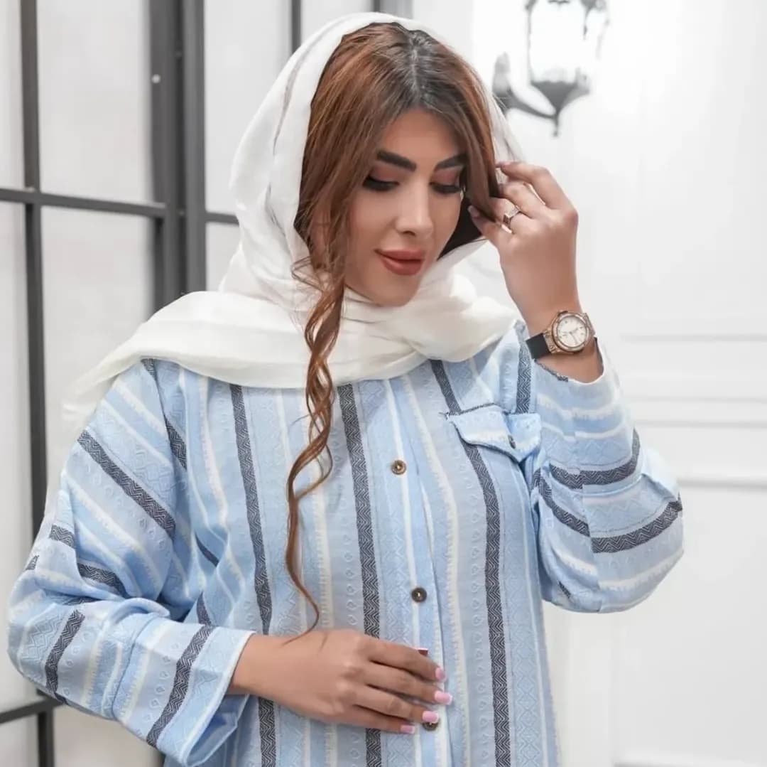 مانتو لنین راه راه، رنگ آبی، سفید و خاکستری، جنس لینن، بلند، یقه مردانه، آستین بلند، آزاد