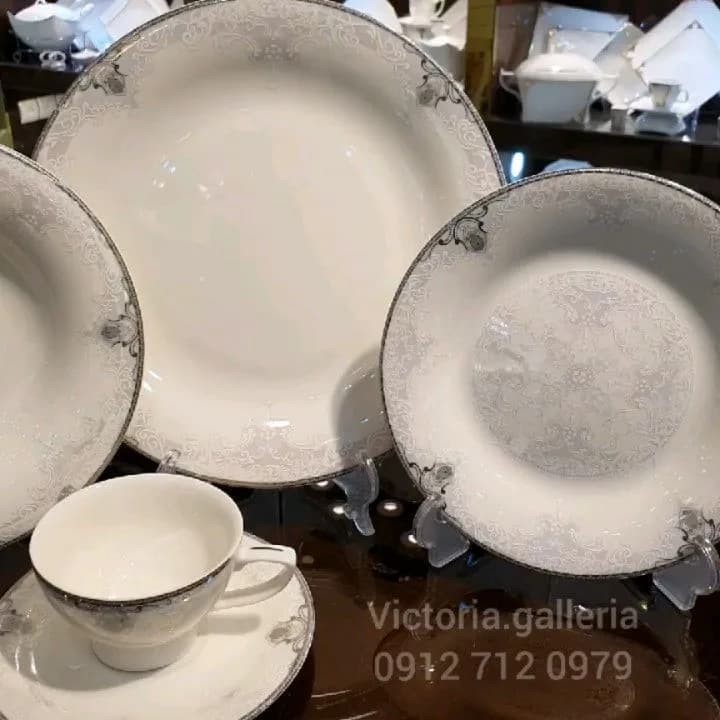 سرویس چینی الیزابت ۲۰۲۱ ۱۸ نفره با گلدان و جا ابلیمو