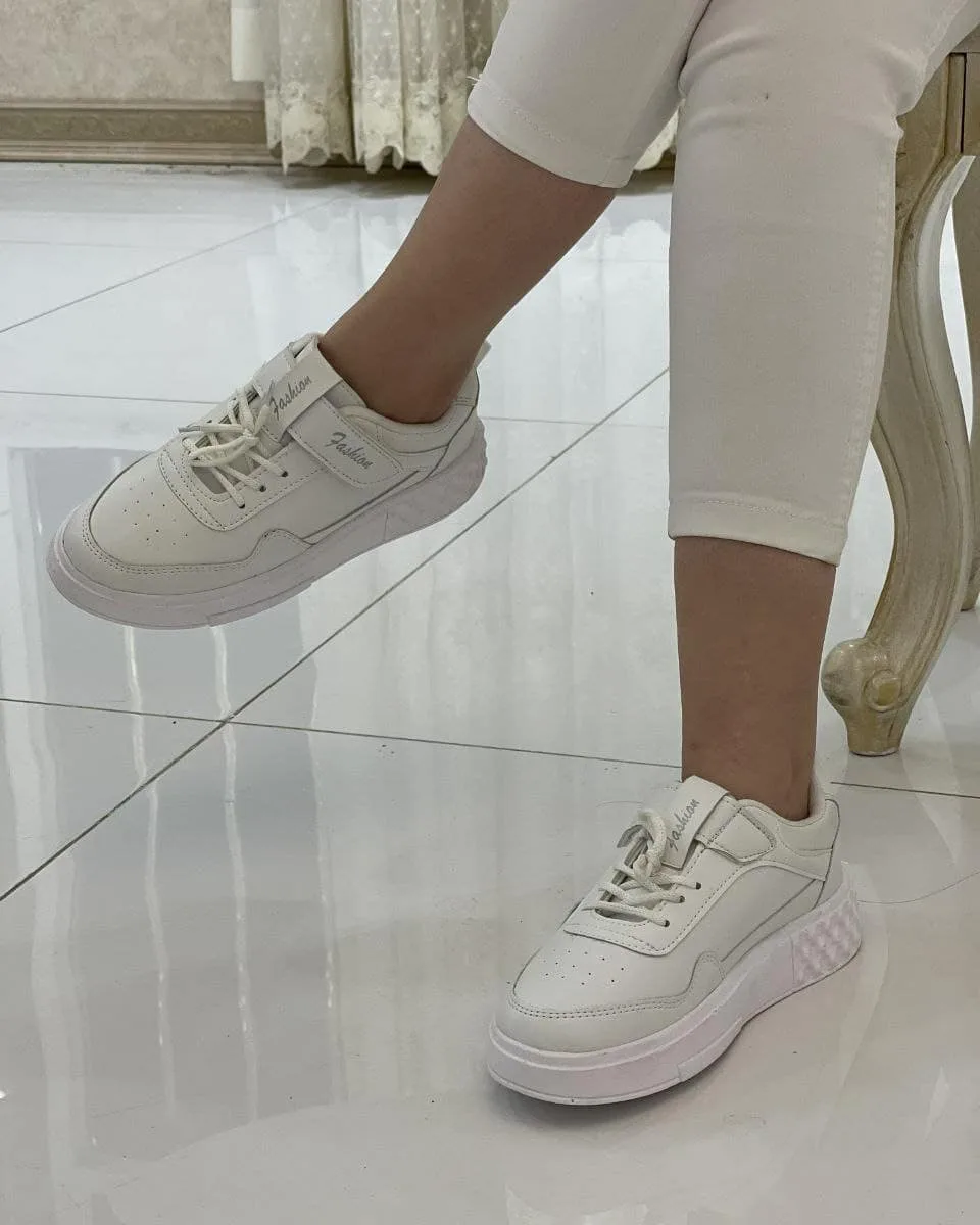 کتانی چسبی زنانه سفید و طوسی — عکس ۳