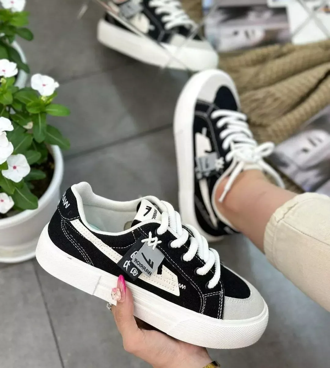 کتانی بنددار زنانه سفید و صورتی — عکس ۳