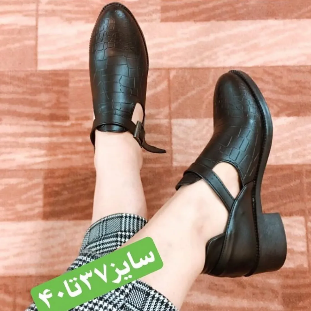 کفش پاشنه‌دار مدل سنگی، رنگ مشکی، جنس چرم، بنددار، پاشنه مربع