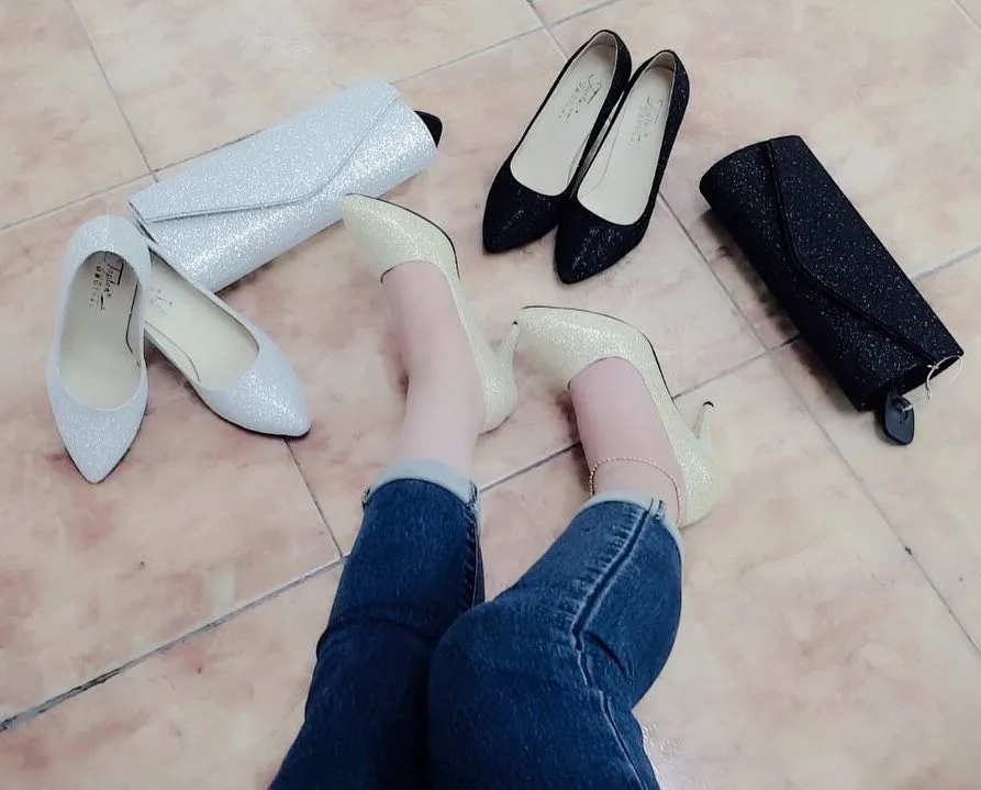 کفش پاشنه‌دار لمه، رنگ نقره‌ای، مشکی و طلایی، جنس چرم، کفش مجلسی و کیف