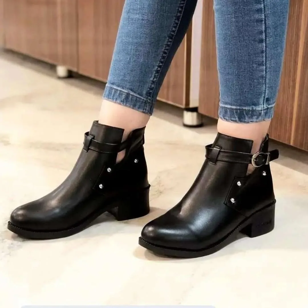 بوت زنانه — عکس ۲