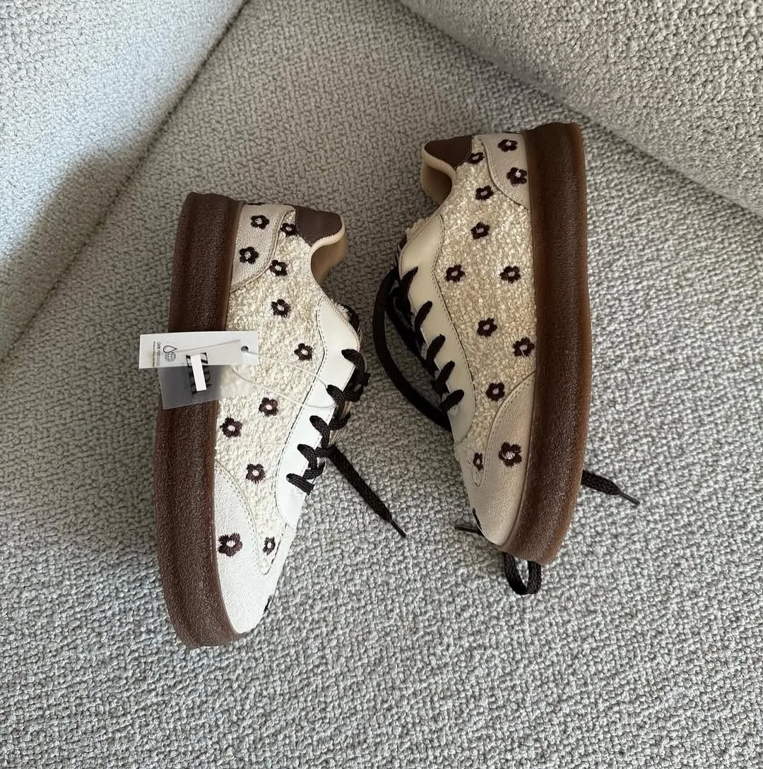 کفش کتانی تدی گلدوزی — عکس ۴