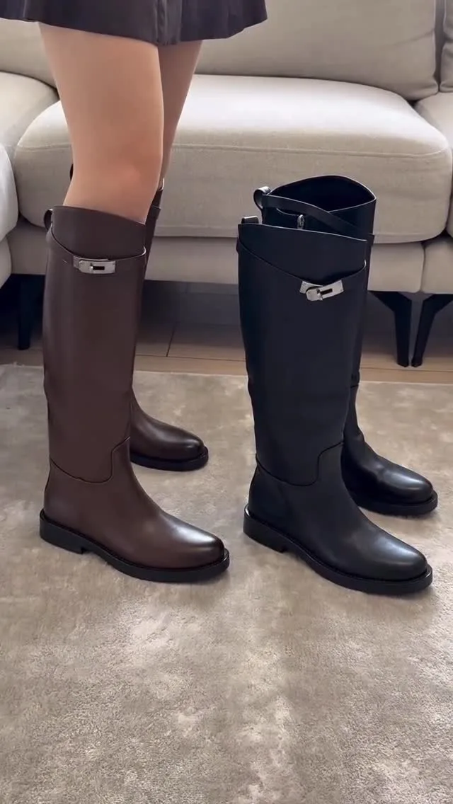 بوت، رنگ قهوه‌ای و مشکی، جنس چرم، بوت بلند سگک‌دار