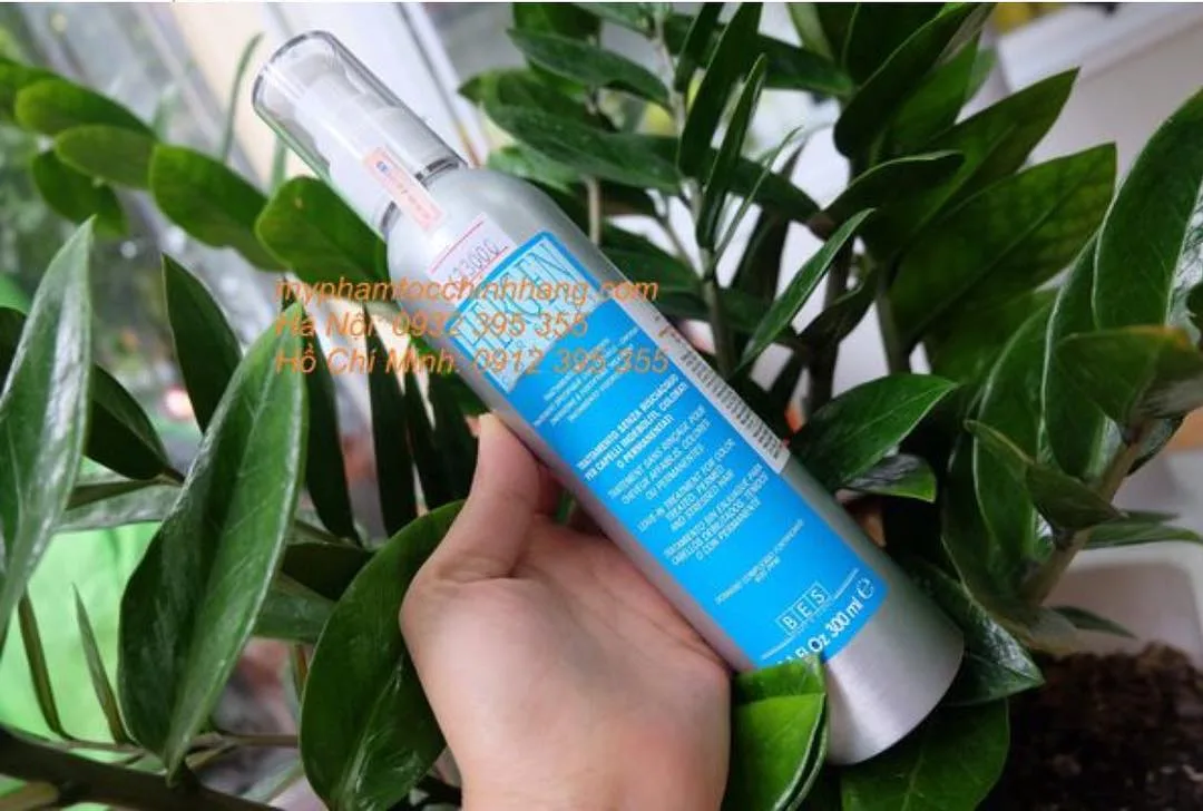 اسپری تقویت‌کننده مو هرژن بس، رنگ نقره‌ای و آبی، جنس پلاستیک، بطری استوانه‌ای اسپری