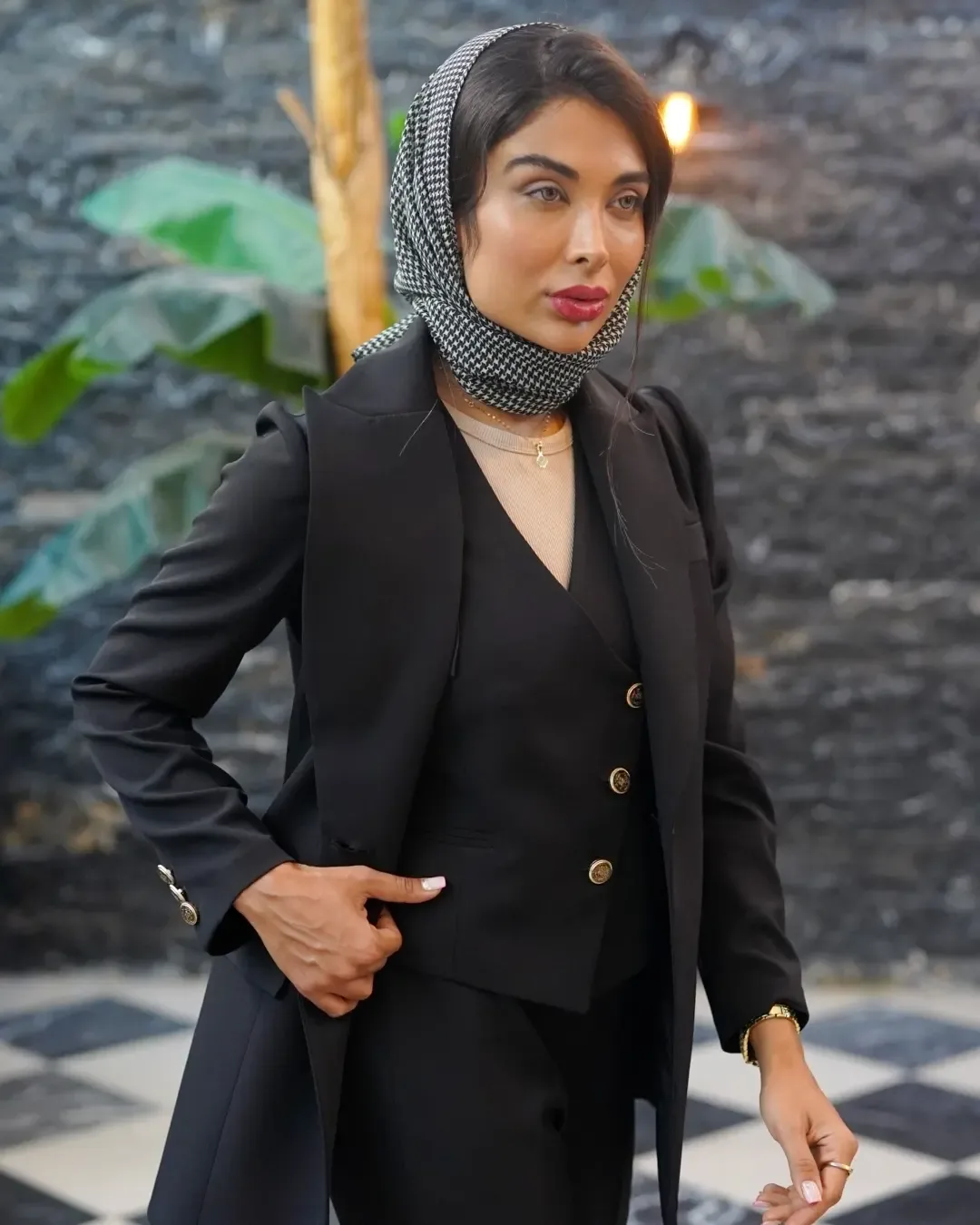 ست سه‌تکه کت و وست و شلوار آوازه — عکس ۲