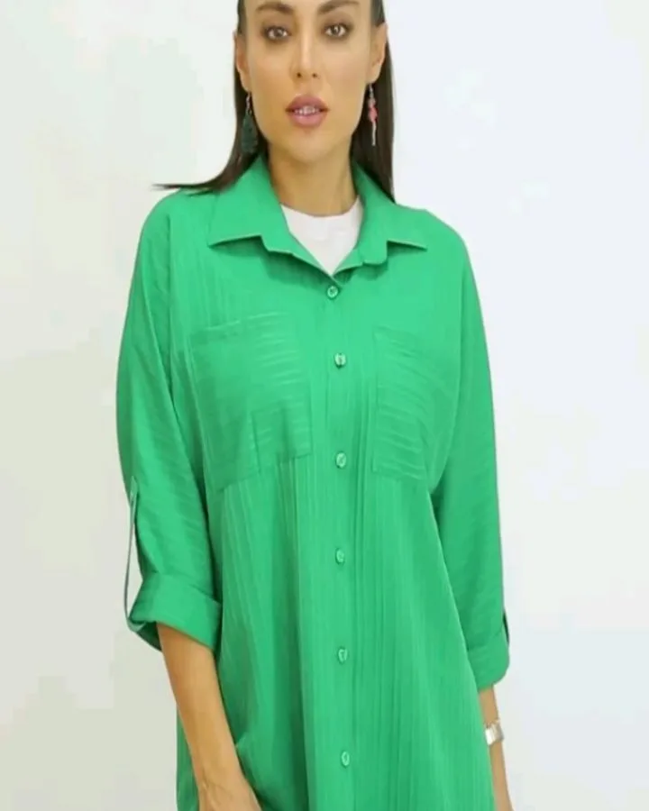 شومیز زنانه راه راه ایوار، رنگ سبز، بلند تا باسن، یقه برگردان، آستین بلند