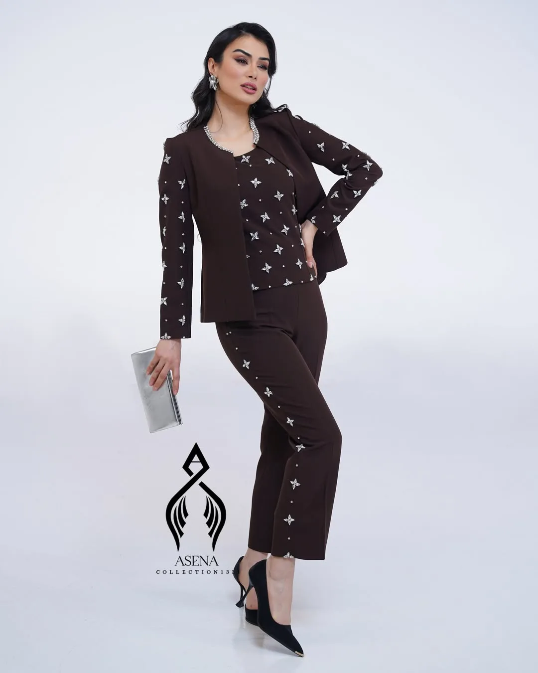 کت و شلوار جواهردوزی سه‌تکه — عکس ۴