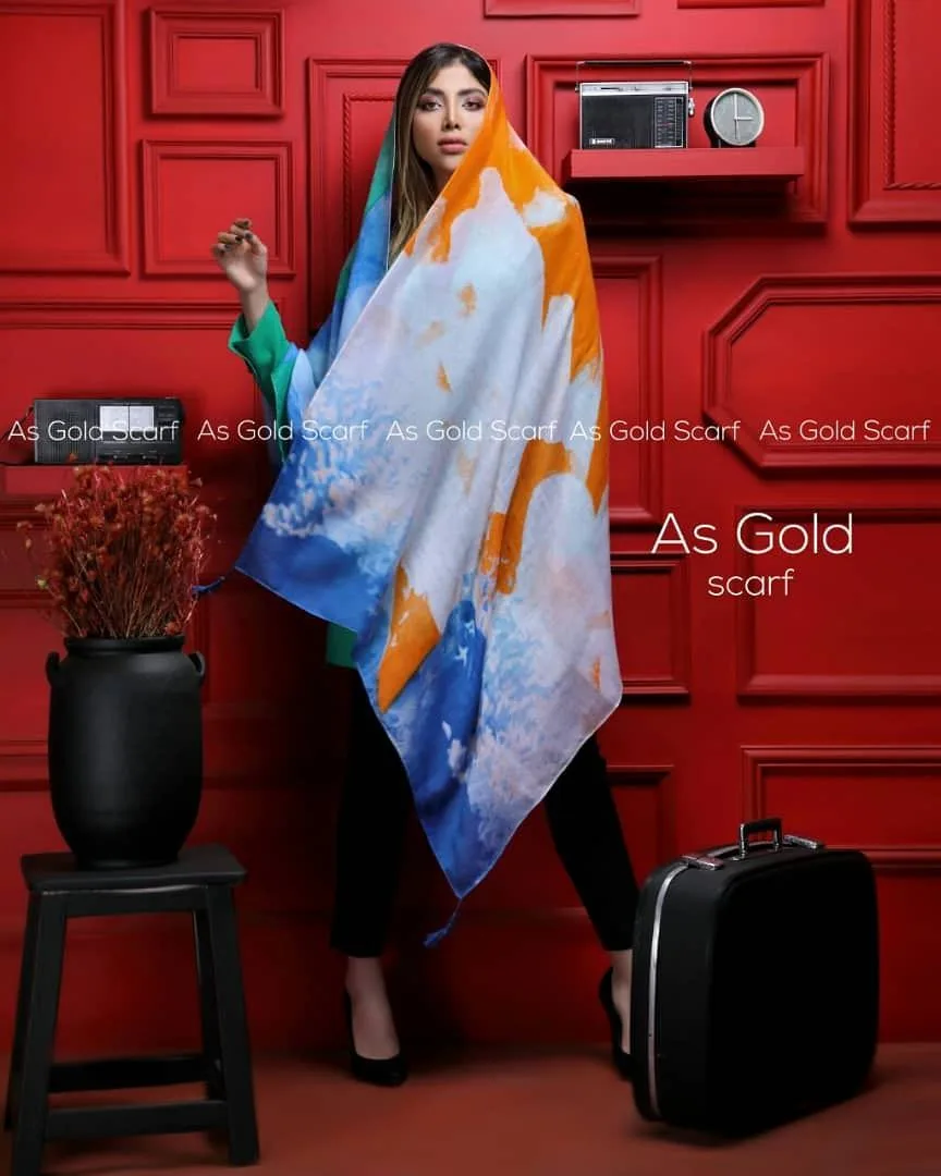 روسری زنانه، رنگ آبی، نارنجی و سفید، روسری بزرگ قواره‌دار