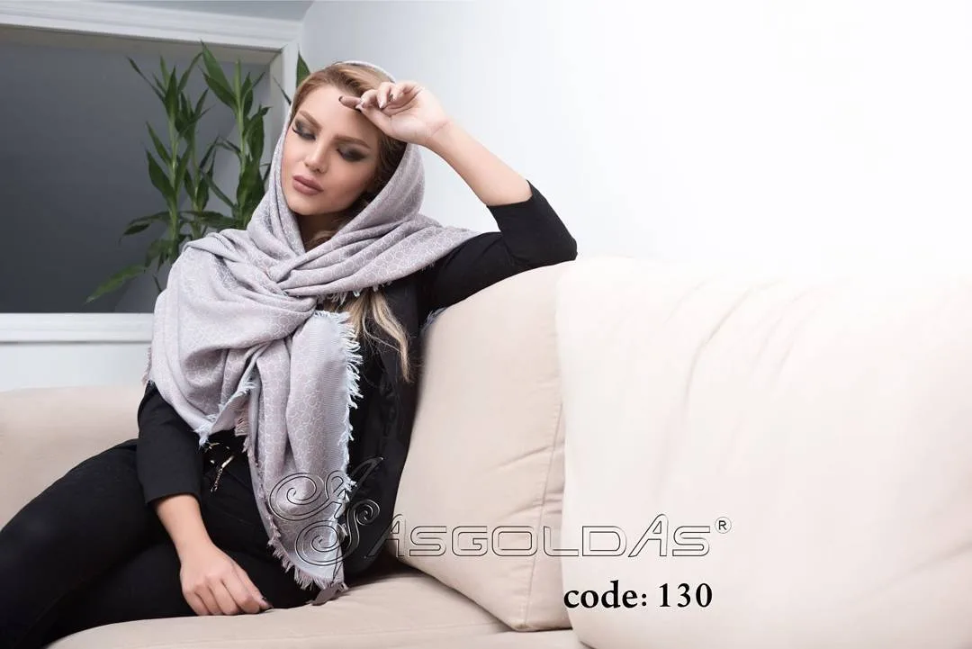 روسری نخی پاییزه قواره ۱۴۰ فراگامو