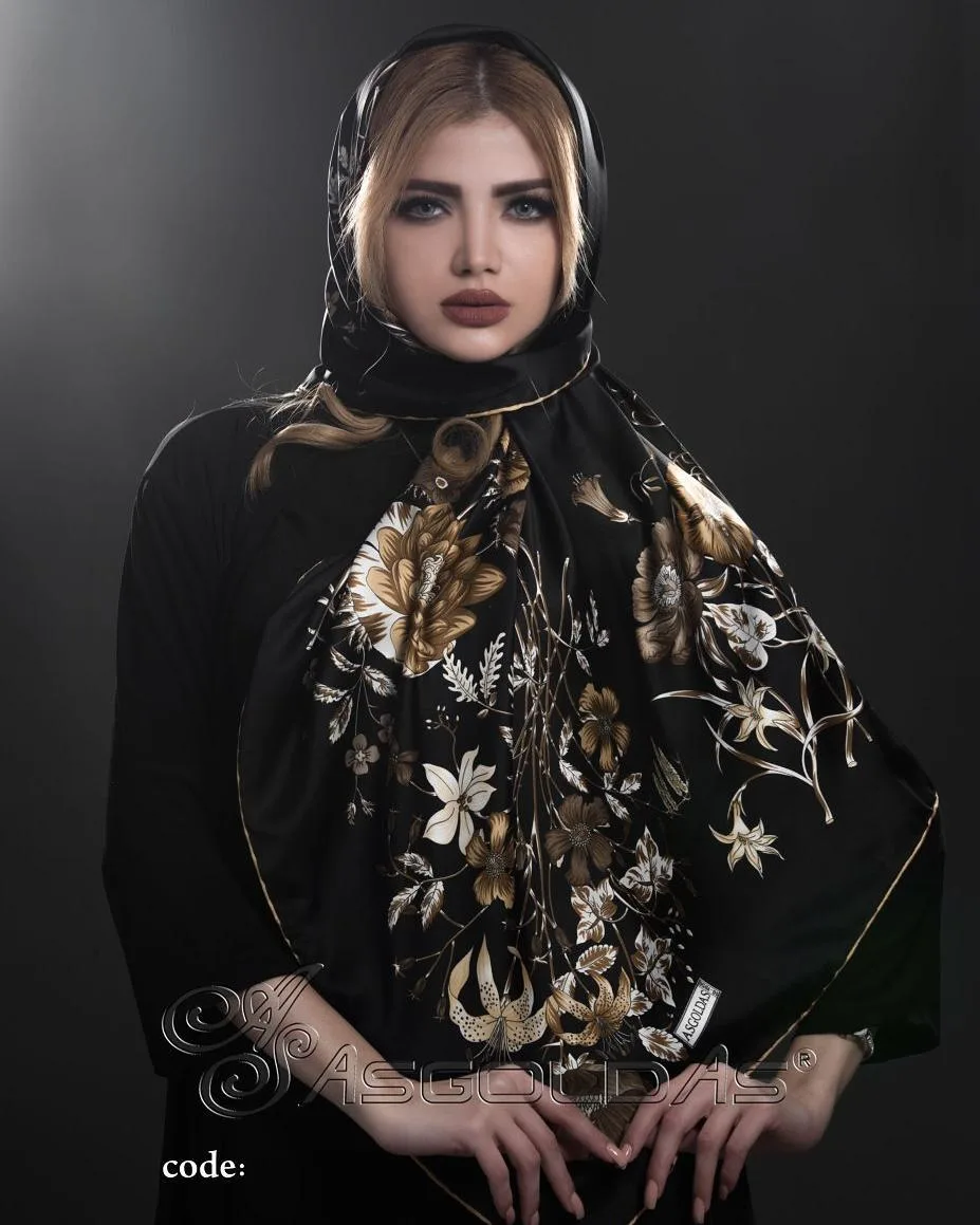 روسری، رنگ مشکی، طلایی و سفید، جنس ساتن، طرح گلدار، بزرگ قواره