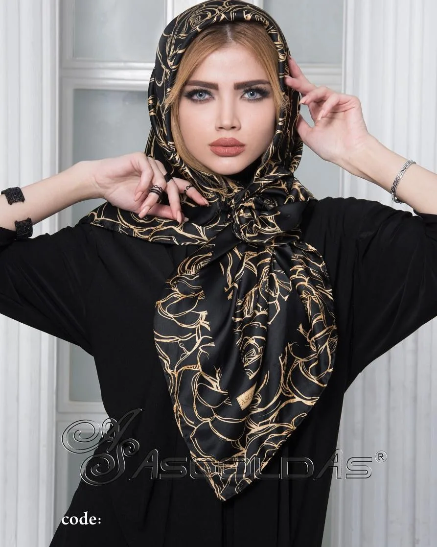 روسری، رنگ مشکی و طلایی، جنس ساتن، طرح گلدار، بزرگ قواره