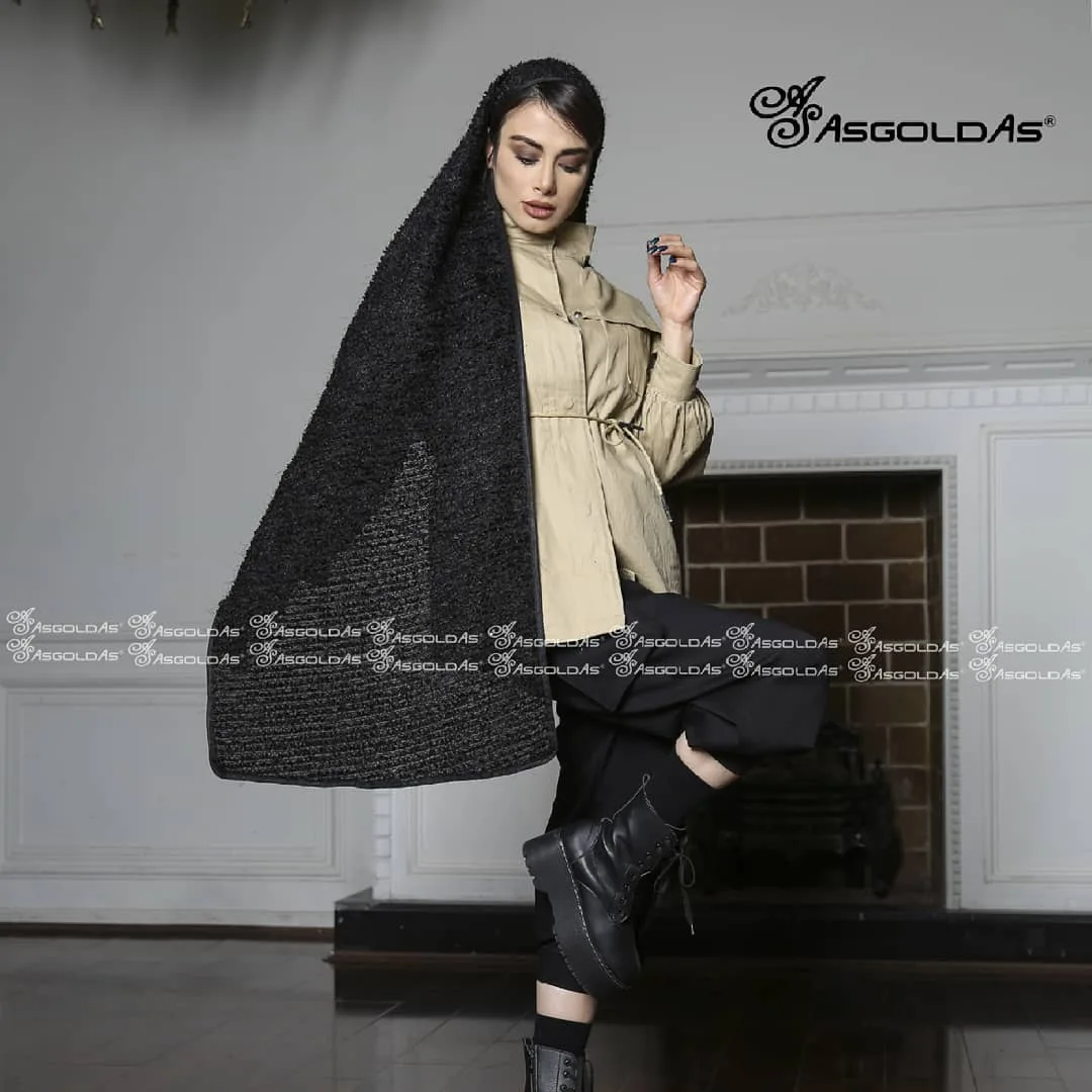 شال بوکله موهر خزدار، رنگ خاکستری تیره، جنس بافتنی، مستطیلی، بلند