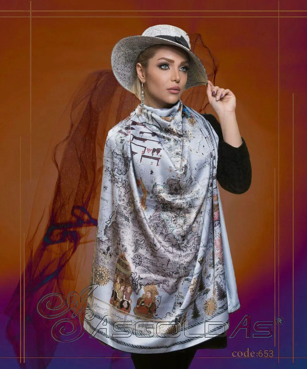 روسری ابریشم دیجیتال دست‌دوز سایز ۱۱۰ آسگلداس، رنگ سفید، آبی و خاکستری، مربعی